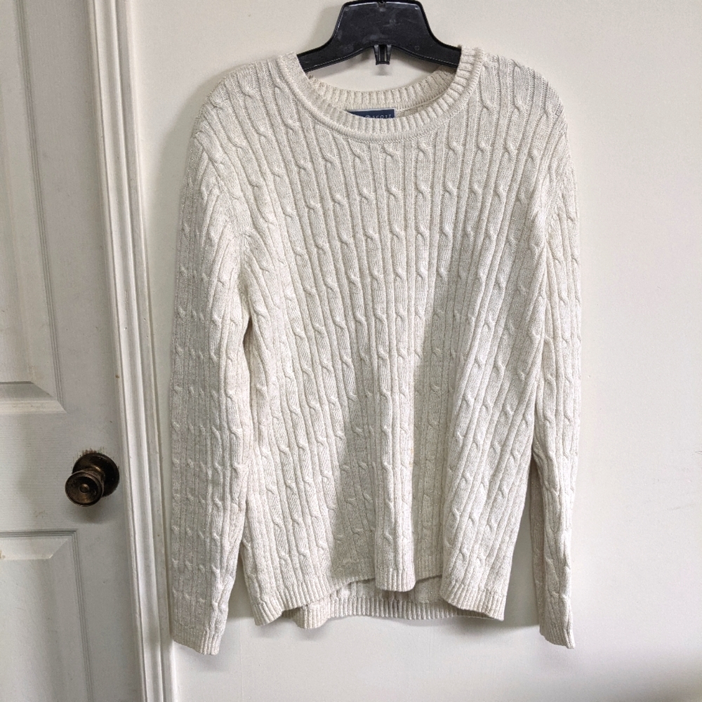 NWOT Ladies white knit sweater in large